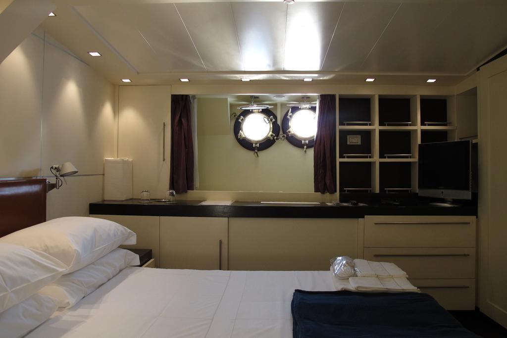 Botel Yacht Bert Venezia